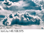 White Cumulus Clouds On Blue Sky. Стоковое фото, агентство Ingram Publishing / Фотобанк Лори