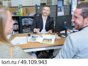 real estate agent. Стоковое фото, агентство Ingram Publishing / Фотобанк Лори