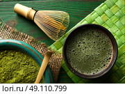 Matcha tea powder bamboo whisk chasen and spoon for japanese ceremony. Стоковое фото, агентство Ingram Publishing / Фотобанк Лори