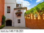 Seville Juderia barrio in Andalusia Sevilla of Spain. Стоковое фото, агентство Ingram Publishing / Фотобанк Лори