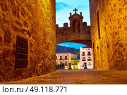 Caceres Arco de la Estrella Star arch in Spain entrance to monumental city. Стоковое фото, агентство Ingram Publishing / Фотобанк Лори