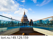 London St Paul Pauls cathedral from Millennium bridge on Thames UK. Стоковое фото, агентство Ingram Publishing / Фотобанк Лори