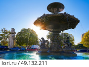 Alameda Albereda fountain of 1878 in Valencia of Spain. Стоковое фото, агентство Ingram Publishing / Фотобанк Лори