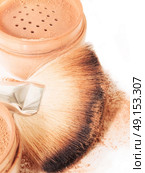 Face powder and brush. close up. Стоковое фото, агентство Ingram Publishing / Фотобанк Лори