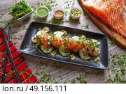 Wakame algae salad with salmon wasabi sesame and sprouts. Стоковое фото, агентство Ingram Publishing / Фотобанк Лори