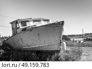 Abandoned fishing trawler at harbor, Victoria, Prince Edward Island, Canada. Стоковое фото, агентство Ingram Publishing / Фотобанк Лори