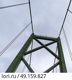 Low angle view of A. Murray MacKay Bridge, Dartmouth, Nova Scotia, Canada. Стоковое фото, агентство Ingram Publishing / Фотобанк Лори