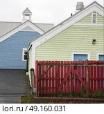 Colourful buildings in Spinnakers Landing, Summerside, Prince Edward Island, Canada. Стоковое фото, агентство Ingram Publishing / Фотобанк Лори