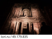 the antique site of petra in jordan the beautiful wonder of the world at night. Стоковое фото, агентство Ingram Publishing / Фотобанк Лори