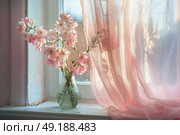 Delicate Pink Blossoms in Glass Vase with Soft Pastel Curtains. Стоковое AI-изображение, AI-художник Александра Конопля / Фотобанк Лори