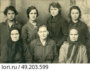 Групповой портрет женщин разных поколений, 1930-е годы. Стоковое фото, фотограф Retro / Фотобанк Лори