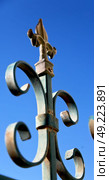 in the sky an iron fence prospective and abstracr background. Стоковое фото, агентство Ingram Publishing / Фотобанк Лори