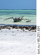  in the  blue lagoon relax  of zanzibar  africa coastline boat pirague. Стоковое фото, агентство Ingram Publishing / Фотобанк Лори