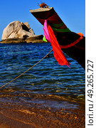 asia in the  kho tao bay isle white  beach    rocks house boat   thailand  and south china sea anchor. Стоковое фото, агентство Ingram Publishing / Фотобанк Лори