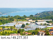 in italy landscape panorama of lake and mountain hill beautiful destination. Стоковое фото, агентство Ingram Publishing / Фотобанк Лори