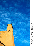 africa  in histoycal maroc  old construction  and the blue cloudy  sky. Стоковое фото, агентство Ingram Publishing / Фотобанк Лори
