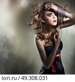 Art portrait of an attractive, smart woman. Стоковое фото, агентство Ingram Publishing / Фотобанк Лори