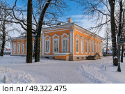 Catherine Block of the Monplaisir Palace in the Lower Park of Peterhof on a winter day, St. Petersburg, Russia. Редакционное фото, фотограф Ula Ulachka / Фотобанк Лори