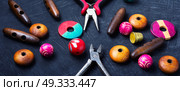 colorful wooden beads for jewelry. set of stylish beads for making jewelry and ornaments. Стоковое фото, агентство Ingram Publishing / Фотобанк Лори