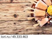 unusual ice cream with pumpkin. extraordinary ice cream with pumpkin taste and hazelnut. Стоковое фото, агентство Ingram Publishing / Фотобанк Лори