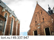 tourist architectural attractions in the market square of Krakow. Стоковое фото, агентство Ingram Publishing / Фотобанк Лори