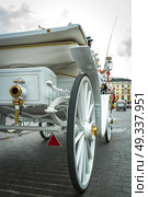 stylized coach in the market square of Krakow. Стоковое фото, агентство Ingram Publishing / Фотобанк Лори