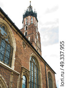 tourist architectural attractions in the market square of Krakow. Стоковое фото, агентство Ingram Publishing / Фотобанк Лори