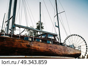Ferris wheel against the blue sky in the port city Gdynia Poland. Стоковое фото, агентство Ingram Publishing / Фотобанк Лори