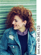 Young and cool redhead woman . Стоковое фото, агентство Ingram Publishing / Фотобанк Лори