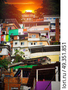 Rio de Janeiro downtown and favela.  Brazil. Rio de Janeiro downtown and favela. Стоковое фото, агентство Ingram Publishing / Фотобанк Лори