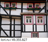 Quedlinburg city facades in Harz Germany. Quedlinburg city facades in Harz of Saxony Anhalt Germany. Стоковое фото, агентство Ingram Publishing / Фотобанк Лори