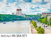 Вид на здание Президиума Российской академии наук (РАН). Летний день. Москва. Россия. Редакционное фото, фотограф E. O. / Фотобанк Лори