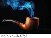 Курительная трубка с синим дымом. Стоковое AI-изображение, AI-художник Александр Жуков / Фотобанк Лори
