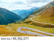 Transfagarasan Highway (Transfagarash), the most beautiful and dangerous road in Europe, Romania. Carpathian mountains, Fagaras ridge. Стоковое фото, агентство Ingram Publishing / Фотобанк Лори