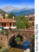 Potes river Quiviesa Deva a Cantabria village of Spain. Стоковое фото, агентство Ingram Publishing / Фотобанк Лори