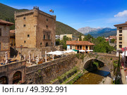 Potes river Quiviesa Deva a Cantabria village of Spain. Стоковое фото, агентство Ingram Publishing / Фотобанк Лори