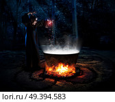 Scary witch in night forest version (crop) Стоковое фото, агентство Ingram Publishing / Фотобанк Лори