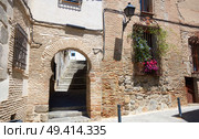 Toledo juderia facades in Castile La Mancha of Spain. Стоковое фото, агентство Ingram Publishing / Фотобанк Лори
