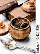 Dried rhizomes and roots of valerian medicinal. Medicinal herbs. Valerian herb root. Стоковое фото, агентство Ingram Publishing / Фотобанк Лори