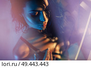 Closeup image of a beautiful brunette woman. Стоковое фото, агентство Ingram Publishing / Фотобанк Лори