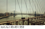 A look from Brooklyn Bridge to Manhattan Bridge over Hudson River in New York City. Стоковое фото, агентство Ingram Publishing / Фотобанк Лори