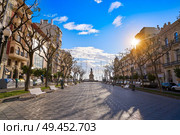Rambla Nova in Tarragona avenue of Catalonia. Стоковое фото, агентство Ingram Publishing / Фотобанк Лори
