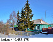 Deserted old house in the Siberian village, Omsk region, Russia (2011 год). Редакционное фото, фотограф Александр Карпенко / Фотобанк Лори