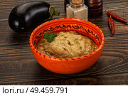 Eggplant dip - Mutabal with tahini paste. Стоковое фото, фотограф Андрей Старостин / Фотобанк Лори