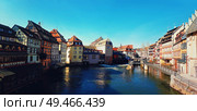 Traditional half-timbered houses on picturesque canals in La Petite France, the medieval fairytale town of Strasbourg, UNESCO World Heritage Site, Alsace, France. Стоковое фото, агентство Ingram Publishing / Фотобанк Лори