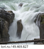 Athabasca Falls, Icefields Parkway, Jasper, Alberta, Canada. Стоковое фото, агентство Ingram Publishing / Фотобанк Лори