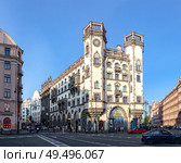Здание театра "Русская антреприза" им. Андрея Миронова. Санкт-Петербург. Каменноостровский проспект, 35/37. (2025 год) Редакционное фото, фотограф Юрий Кирсанов / Фотобанк Лори