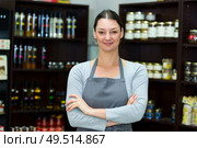 happy seller in a store. Стоковое фото, агентство Ingram Publishing / Фотобанк Лори