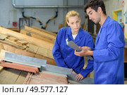 the workers in carpentry workshop. Стоковое фото, агентство Ingram Publishing / Фотобанк Лори