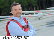 portrait of a paratrooper outdoors. Стоковое фото, агентство Ingram Publishing / Фотобанк Лори